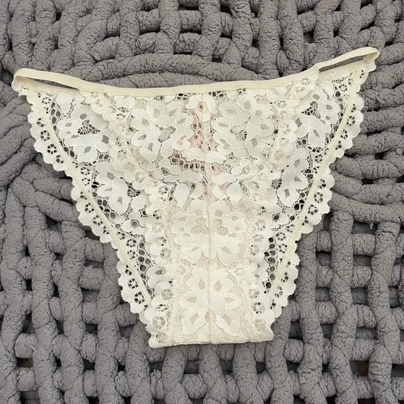 VICTORIA SECRET Cheekini fit, White Lace Pany,  XSmall, NWT - Picture 3 of 6